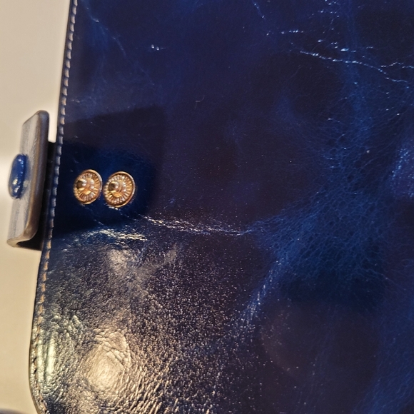 Yaluxe waxed a genuine leather wallet.  Blue. - Picture 10 of 13